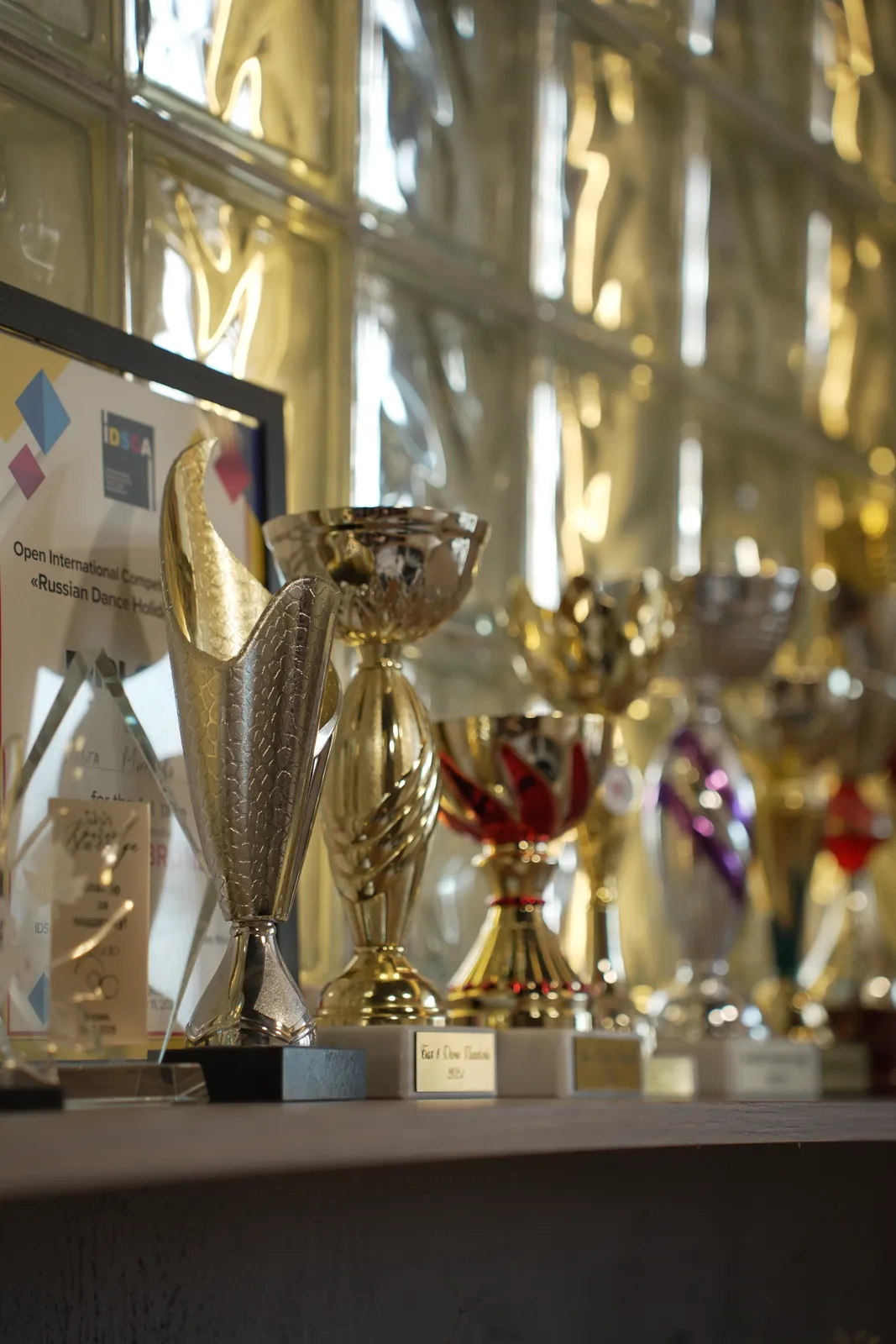 Кубки на ресепшене ORO Dance Studio